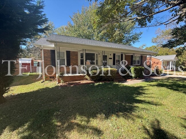 Building Photo - Charming 4 Bedroom in Winston Salem