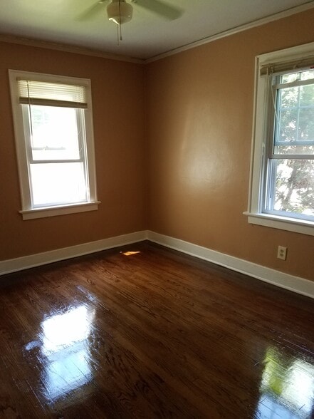 Building Photo - 1255 Elm Lawn St