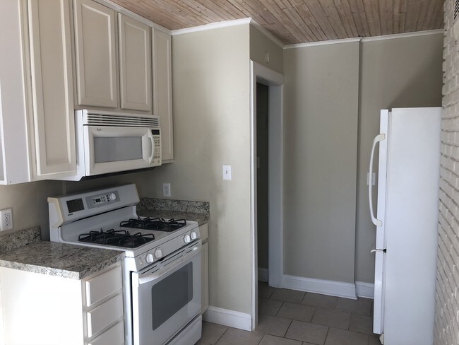 Building Photo - 18124 Lomond Blvd