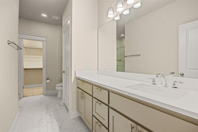 Building Photo - 13501 Metric Blvd