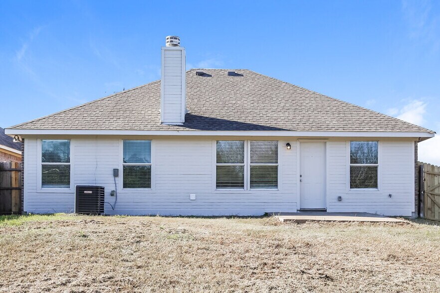 Building Photo - 7106 Sierra Way