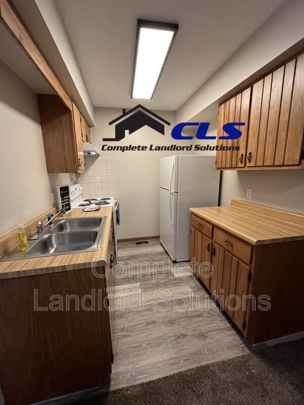 Building Photo - 1742 E Morgan Dr