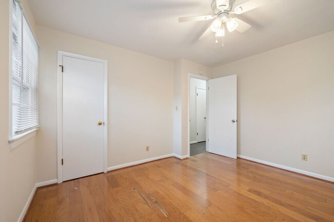 Building Photo - 721 Mayfield Ave