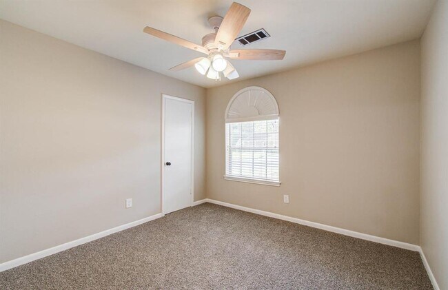 Building Photo - 5710 Verdome Ln