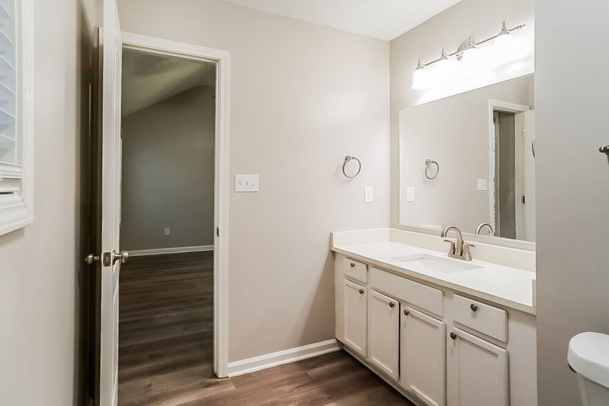 Building Photo - 4925 Brookwood Pl