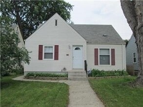 Building Photo - Great 3 Bedroom 1 Bathroom Home in South Minneapolis!