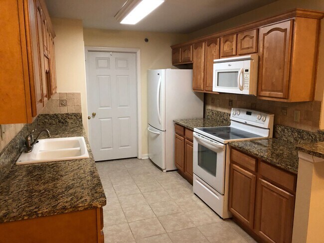 Building Photo - 30970 Paradise Cmns