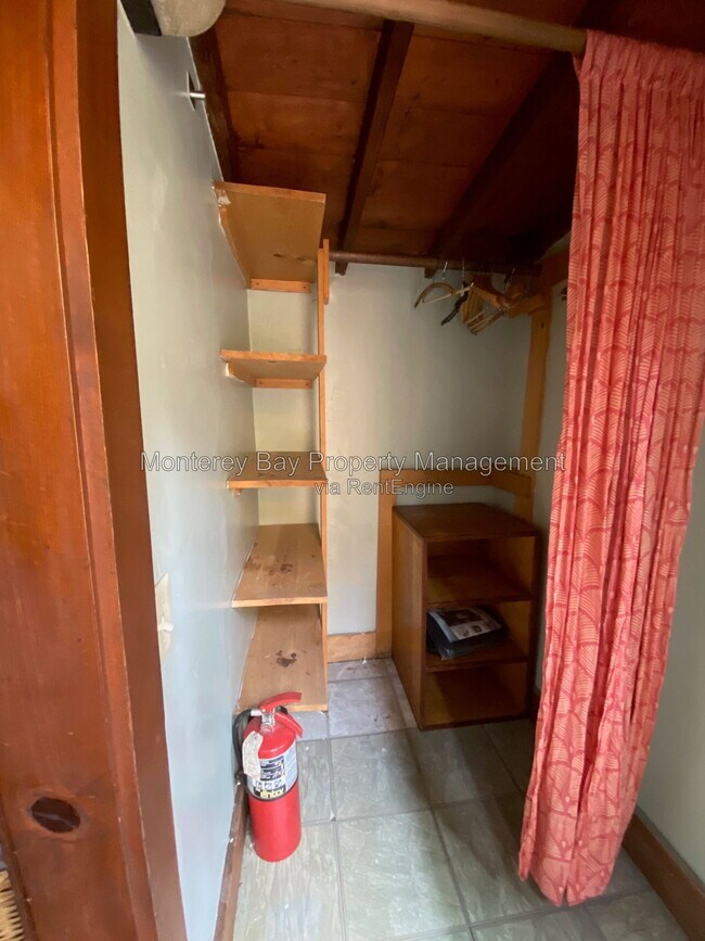 Building Photo - 18100 Cachagua Rd