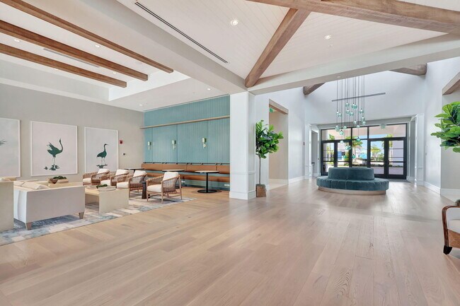 Building Photo - 9901 Regency Wy