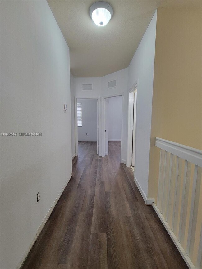 Building Photo - 4219 SW 164th Ct