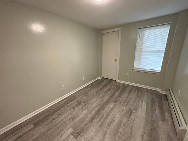 Building Photo - 225 Golden Hill St