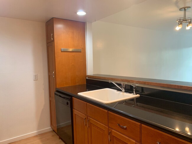 Building Photo - Welcome Home 1 Bd/1 Ba Serene Street - Low...
