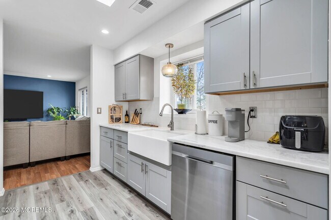 Building Photo - 658 Driftwood Pl