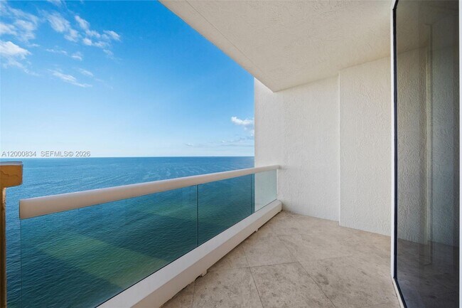 Building Photo - 17875 Collins Ave