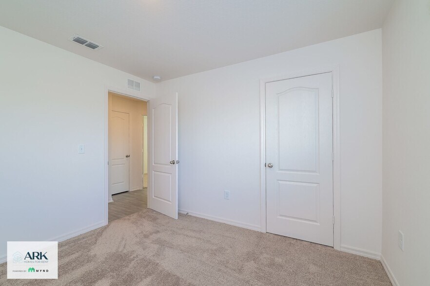 Building Photo - 313 Kensington View Dr
