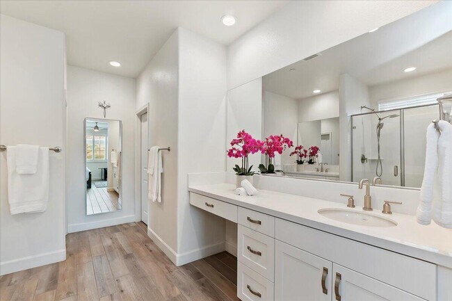 Building Photo - 58179 Aragon Way