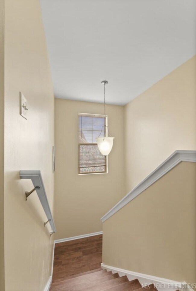 Building Photo - 508 Grosvenor Ln