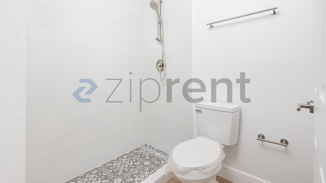 Building Photo - Unit 207