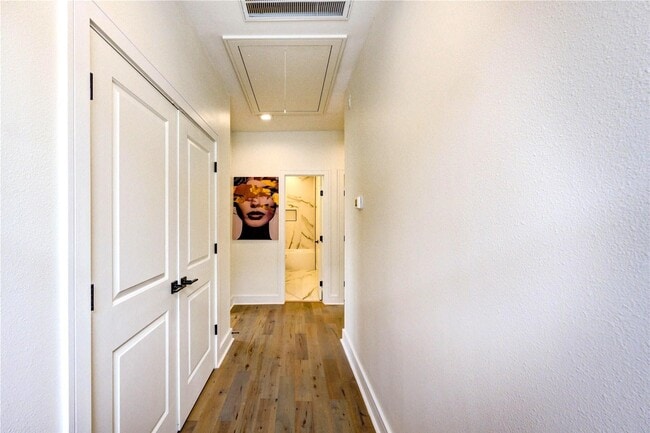 Building Photo - 5831 Banks St