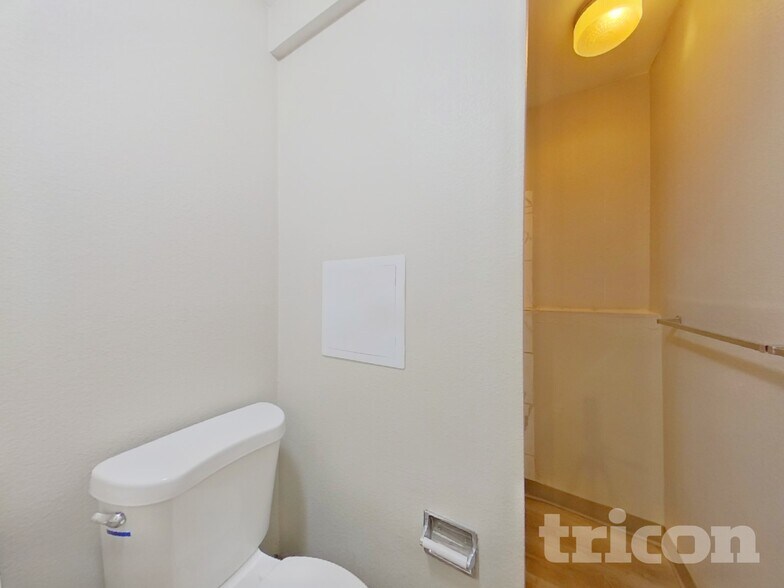 Building Photo - 1317 Doyle Pl