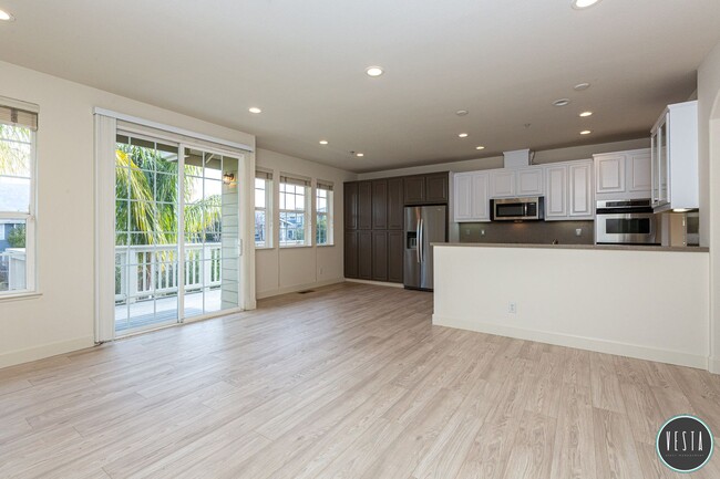 Building Photo - MODERN ELEGANCE IN A TRANQUIL SETTING 4BD/...