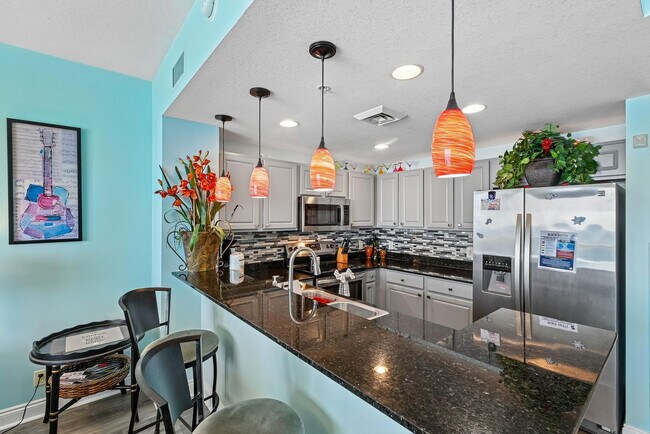 Building Photo - 15817 Front Beach Rd