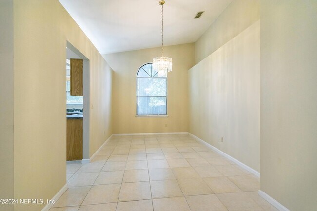 Building Photo - 8642 Hammond Forest Dr
