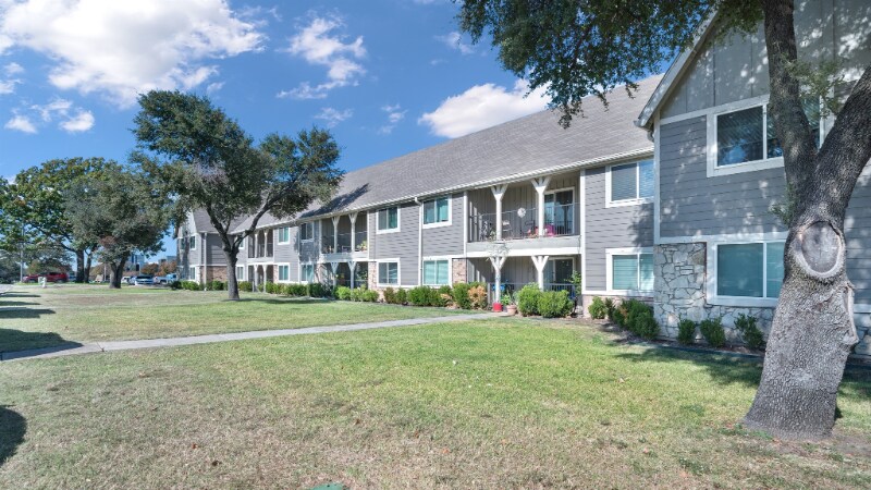 Building Photo - 2835 Villa Creek Dr