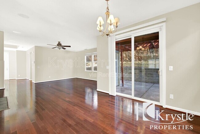 Building Photo - 8388 Bennington Ct