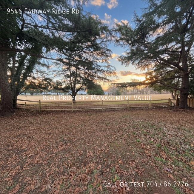 Building Photo - 9546 Fairway Ridge Rd