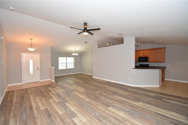 Building Photo - 6 Kathleen Trail