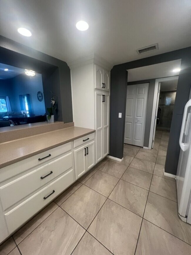 Building Photo - 3 Bed / 2 Bath House at INDIAN PALMS CC** ...