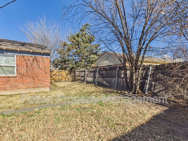 Building Photo - 2805 Duncan Dr