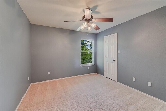 Building Photo - 26 White Magnolia Cir