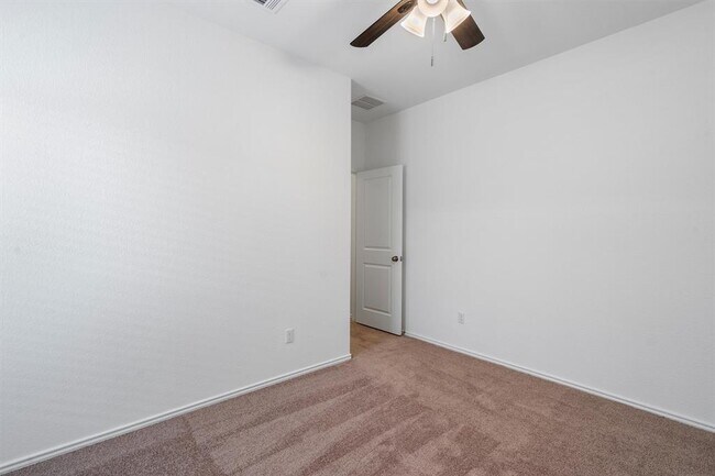 Building Photo - 416 Bullhead Rd