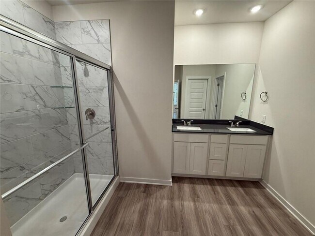 Building Photo - Beautiful Home in a Great Location