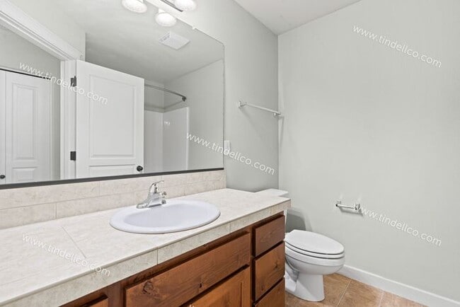 Building Photo - Spacious 3BR, 2.5BA Townhome Just Minutes ...
