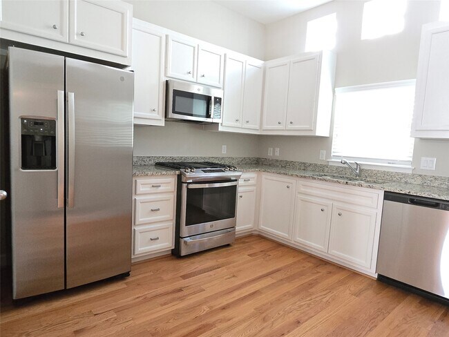 Building Photo - 8705 Bryam St