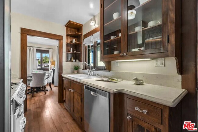 Building Photo - 850 Laveta Ter