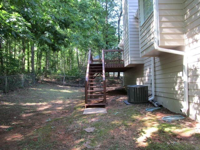Building Photo - 73 Maplelake Ct