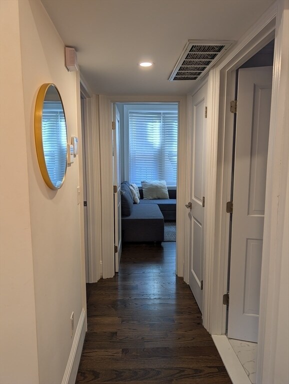 Building Photo - 2A Wellington St