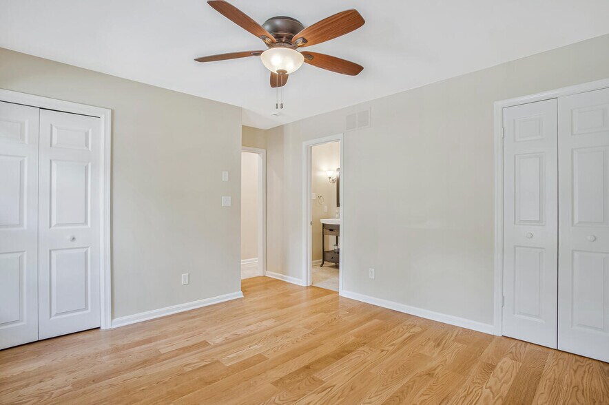 Building Photo - 1408 Damsel Ln