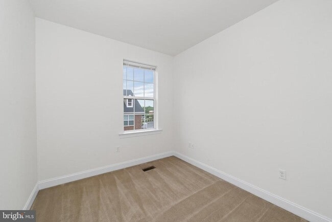 Building Photo - 712 Pony Ln