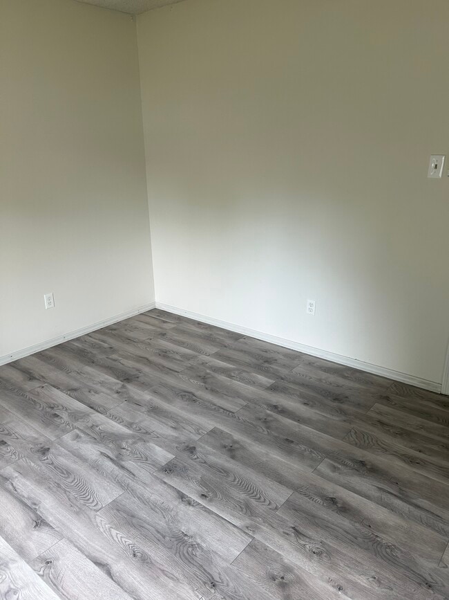 Building Photo - 3301 Bryn Mawr Cir