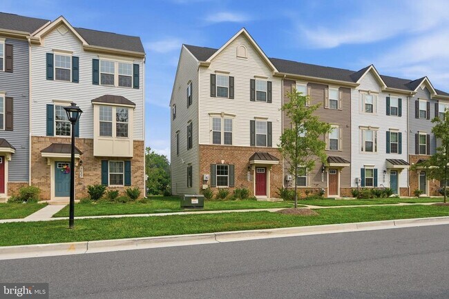 Building Photo - 9623 Tall Oaks Rd