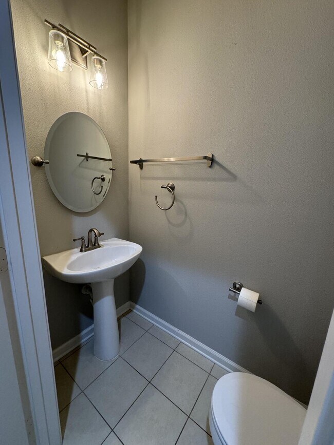 Building Photo - 3 bedroom 2.5 bath townhome in Bartram Park