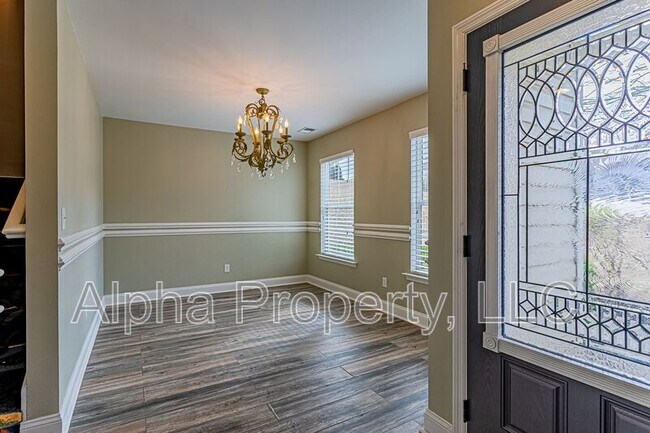 Building Photo - 208 Day Break Ct