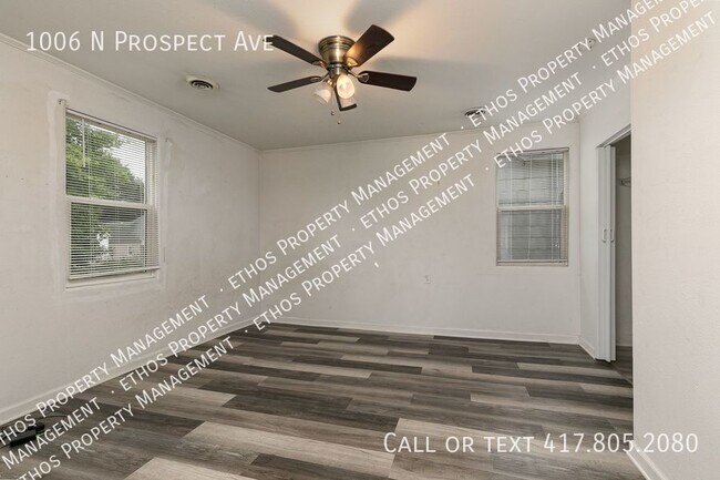 Building Photo - 2 Bedroom / 1 Bath Midtown