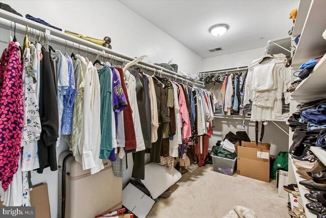 Building Photo - 1053 N Stuart St