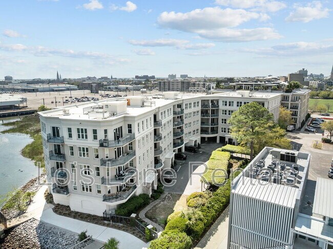 Building Photo - 2 Wharfside St